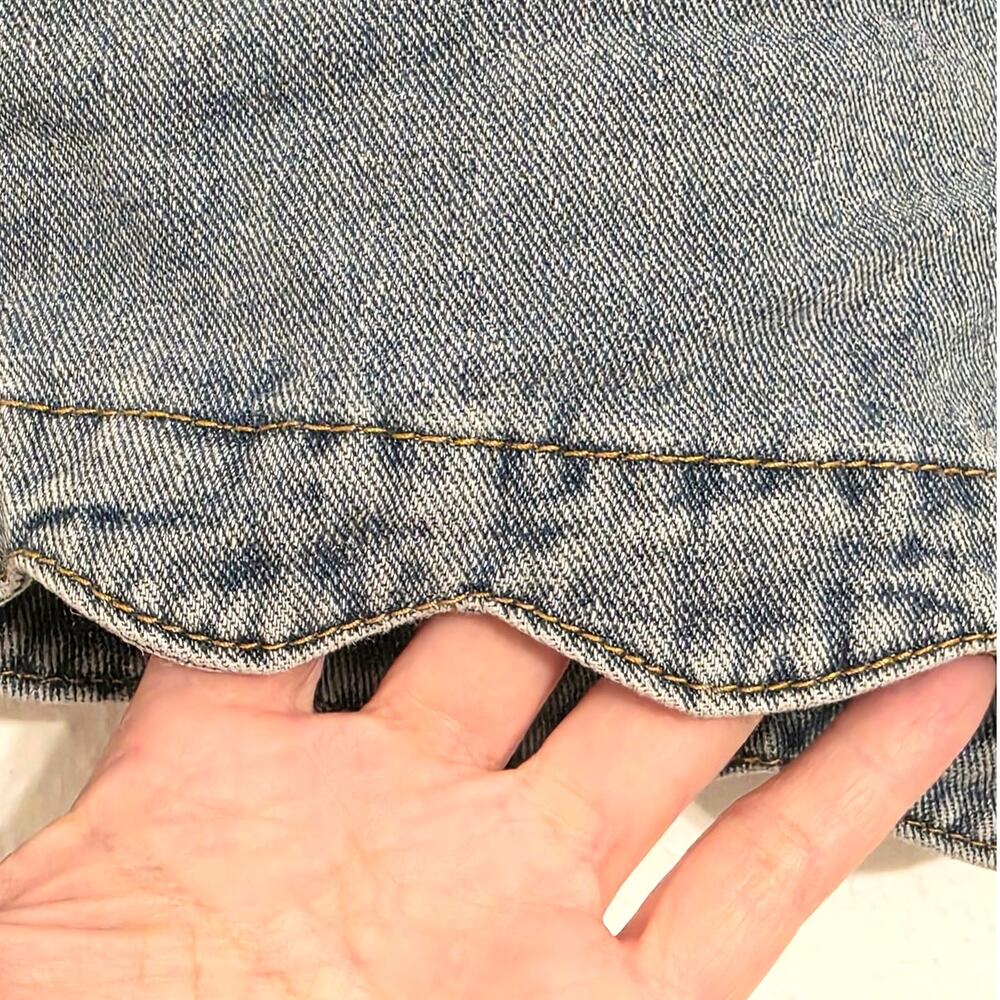 Cider Solid Wave Trim Daisy Button Denim Shorts B… - image 8